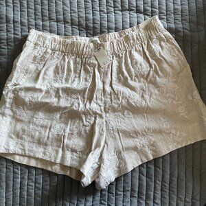 Cream High Waisted Embroidered Shorts, Never Worn